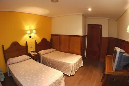 Hotel Comillas קומיאס