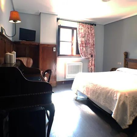 Hotel Comillas 호텔