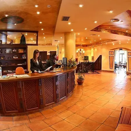 科米利亚斯酒店 酒店