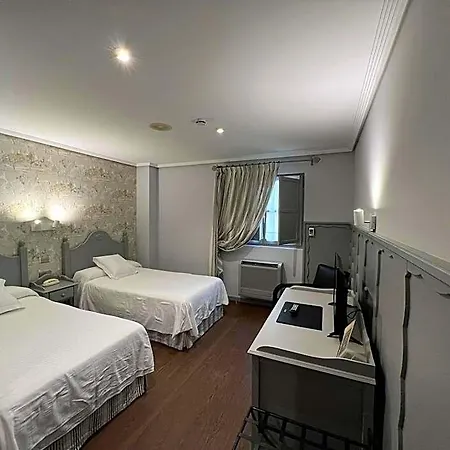 Hotel Comillas 4*