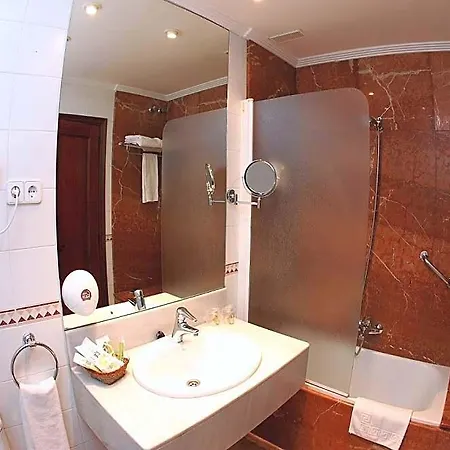 Hotel Comillas 4*