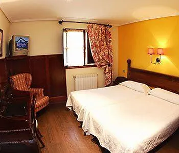 Hotel Comillas 호텔
