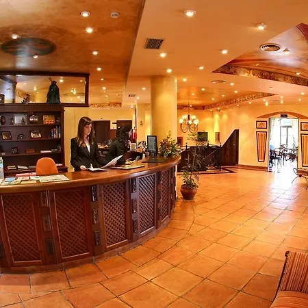 Hotel Comillas 호텔 코밀라스