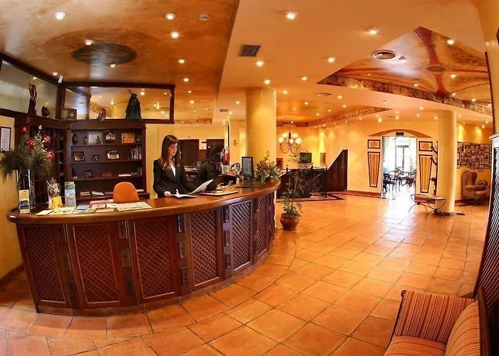 科米利亚斯酒店 酒店