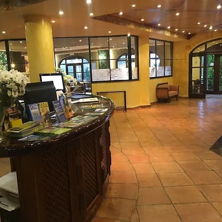 酒店 科米利亚斯酒店